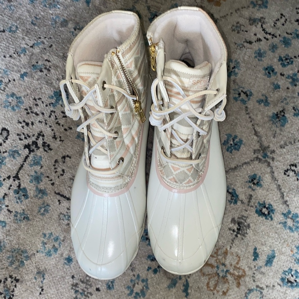 Women’s sperry water boots